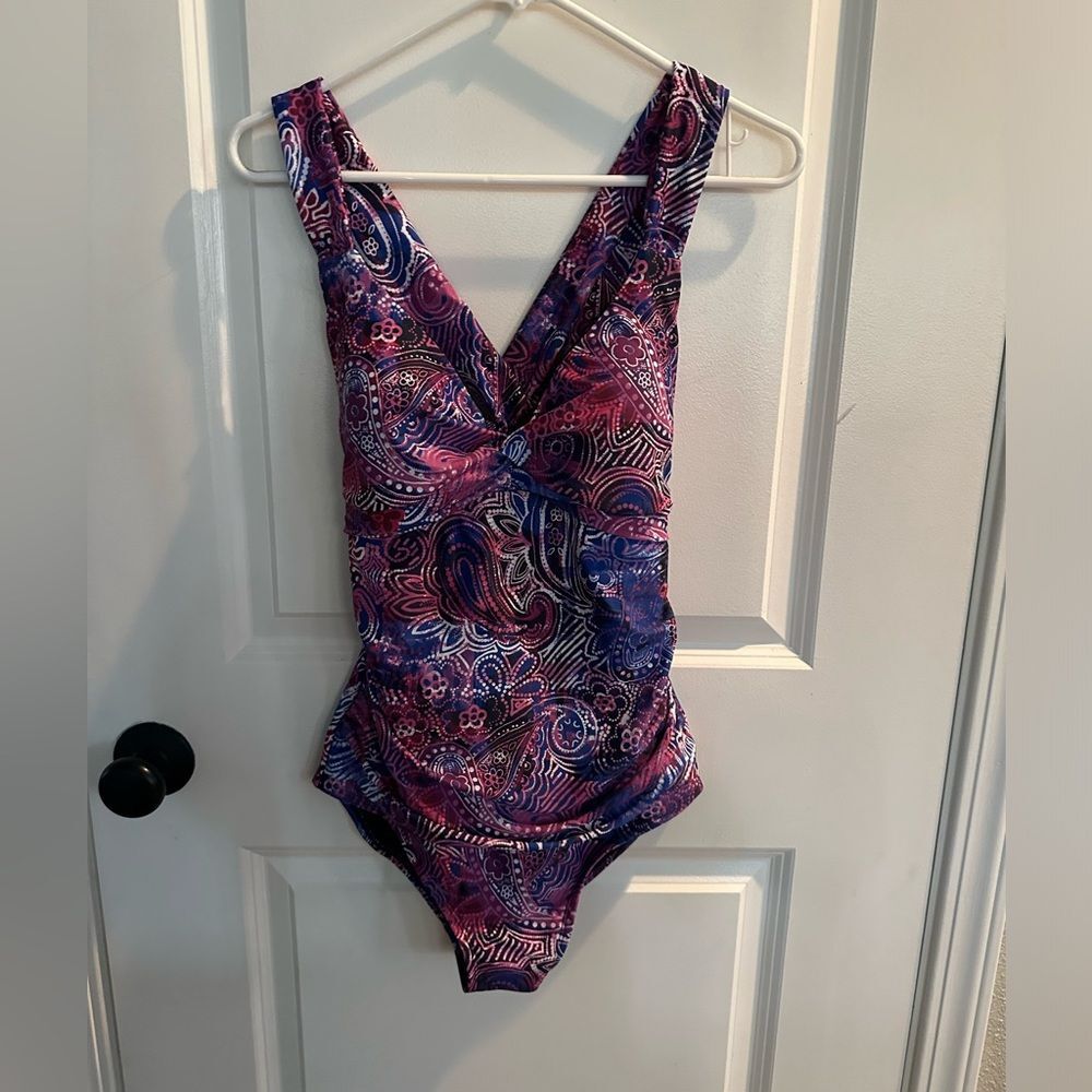 NWT Swimsuit For All Multi Color with Twist Back Women Swimsuit Size 10
